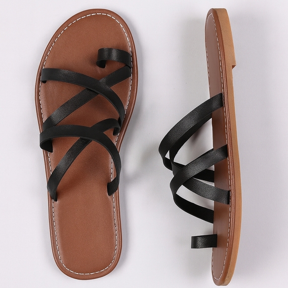 NWT In Bag 7.5 Black Women Flat Strappy Sandals Minimalist Beach Vacation Cruise - Picture 1 of 3